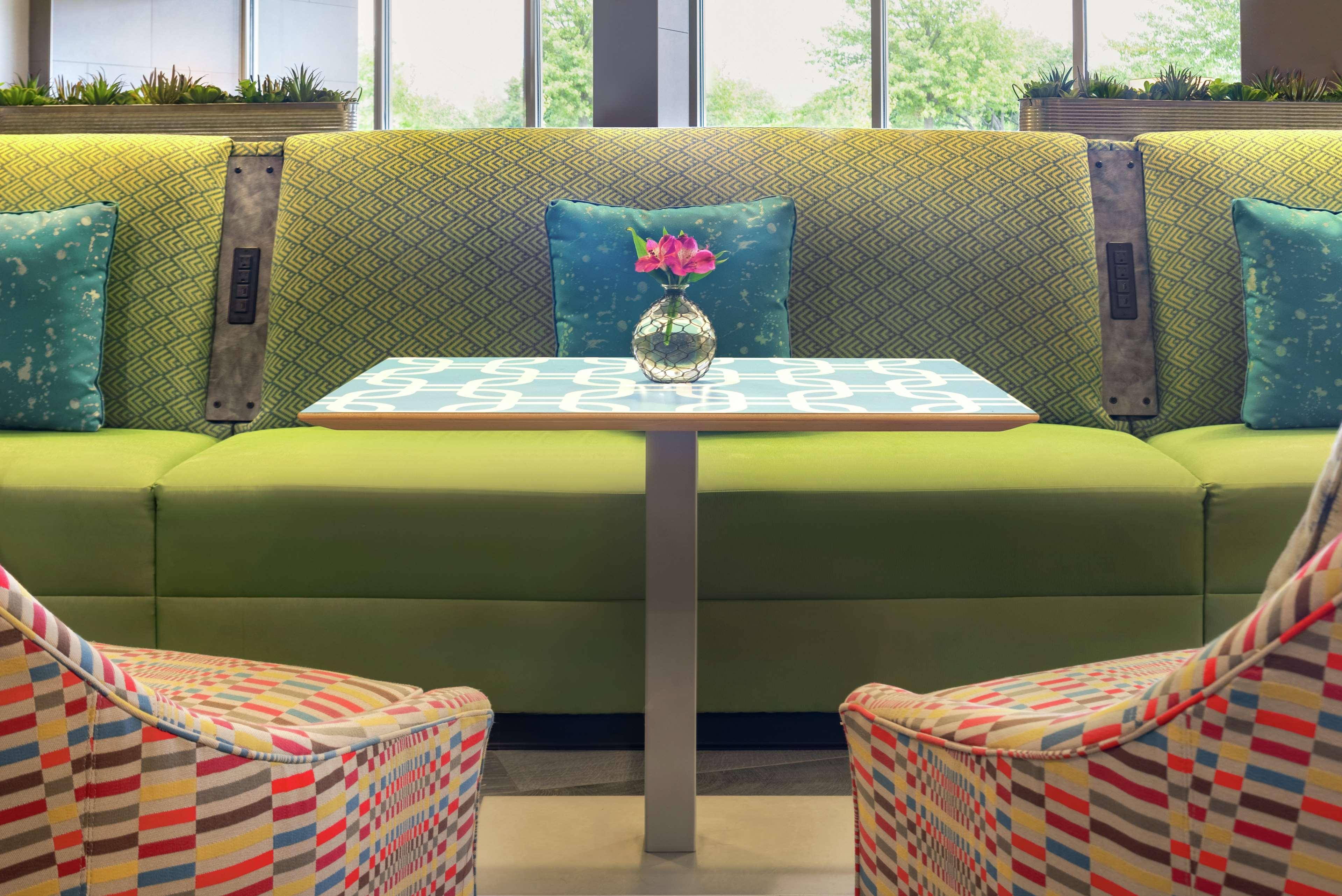 Hotel Home2 By Hilton Overland Park, Ks Overland Park