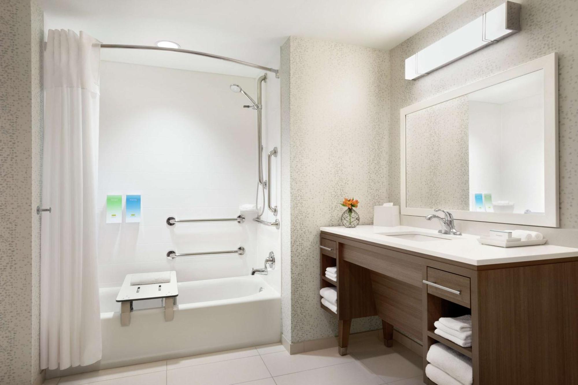 Home2 By Hilton Overland Park, Ks Overland Park